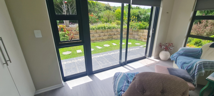 3 Bedroom Property for Sale in Village On Sea Western Cape